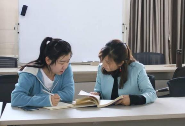 没文化连网都蹭不上，大学食堂WiFi密码火了，学渣：是我高攀了