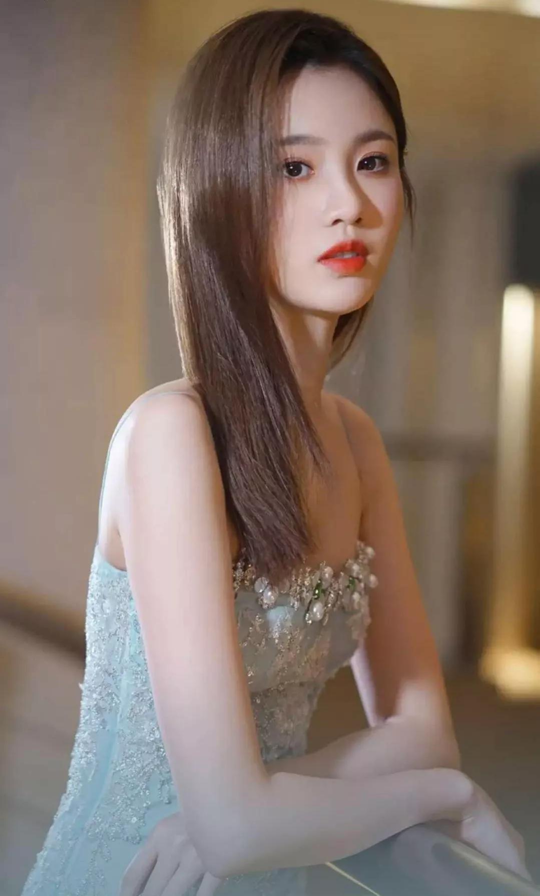 手机桌面，明星辛芷蕾、赵露思和张慧雯