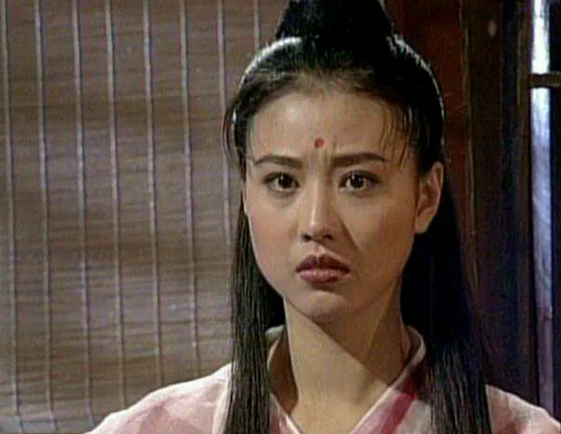 都演“周芷若”，把周海媚，高圆圆和佘诗曼放一起看，差别出来了