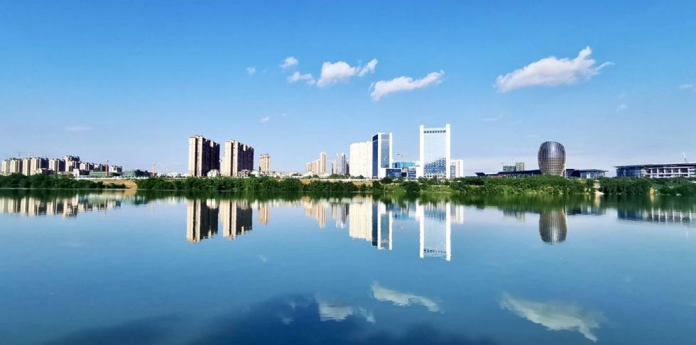 广西十四个城市，超过一半是向东发展，但桂林要向西发展