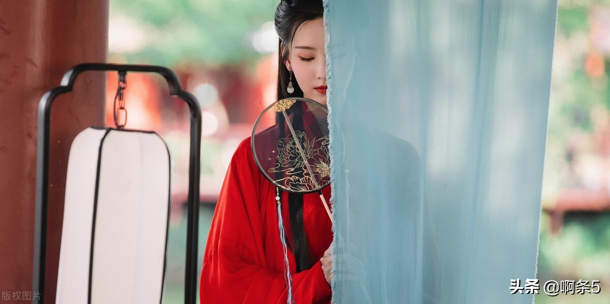 突然发现陈都灵的鼻头有点大啊