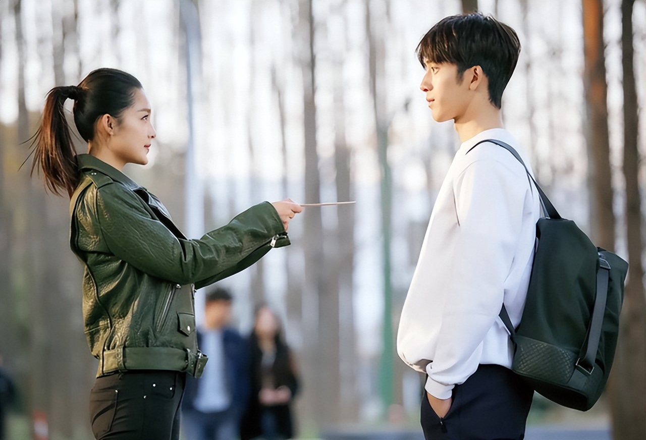 家长劝告儿子：“尽量在大学时找到对象”，原因是赤裸裸的现实