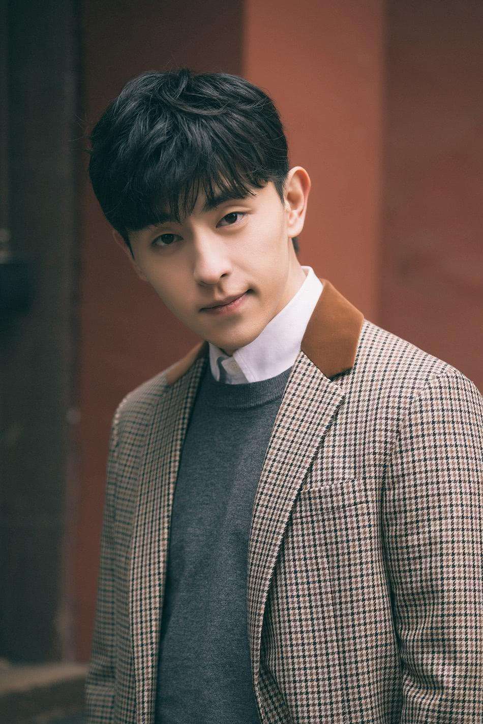 从“当红小生”到“劣迹艺人”，邓伦终究是变成了自己讨厌的模样