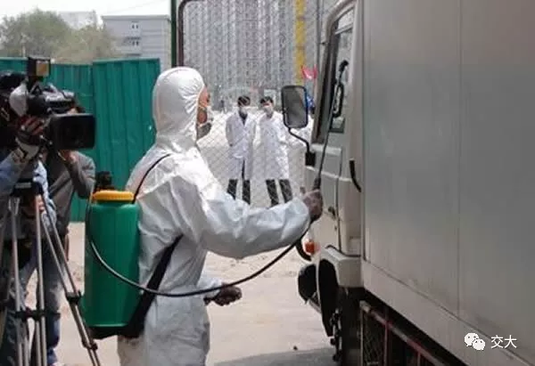 2003年，在北京交通大学宿舍“隔离”的日子