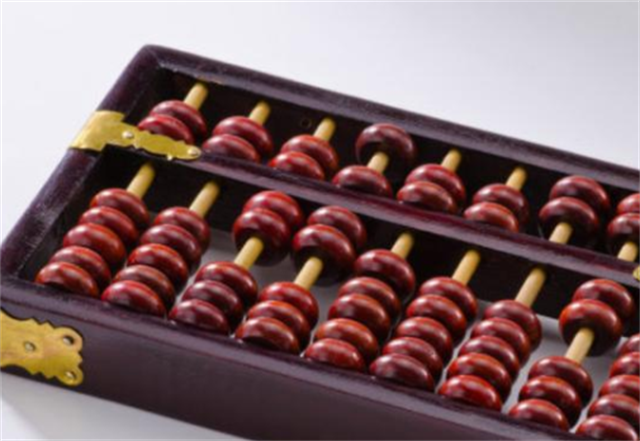 何雪豪：8岁被特招入伍，成为特种兵，学费由国家承担