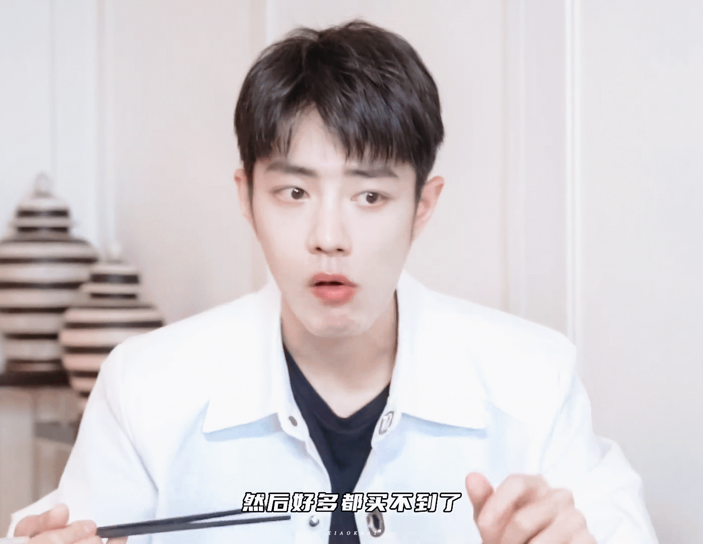 桃桃的一组生图,肖战的眼睛真好看,灵气逼人鲜花与少年绝配