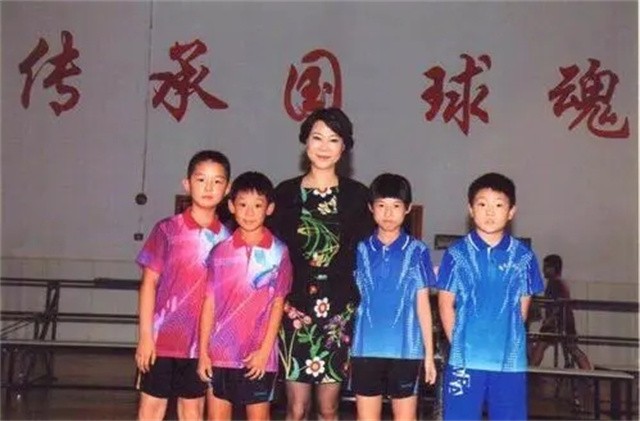 初代乒坛大魔王：许昕的恩师，拿了59个冠军，年近60仍旧美艳动人