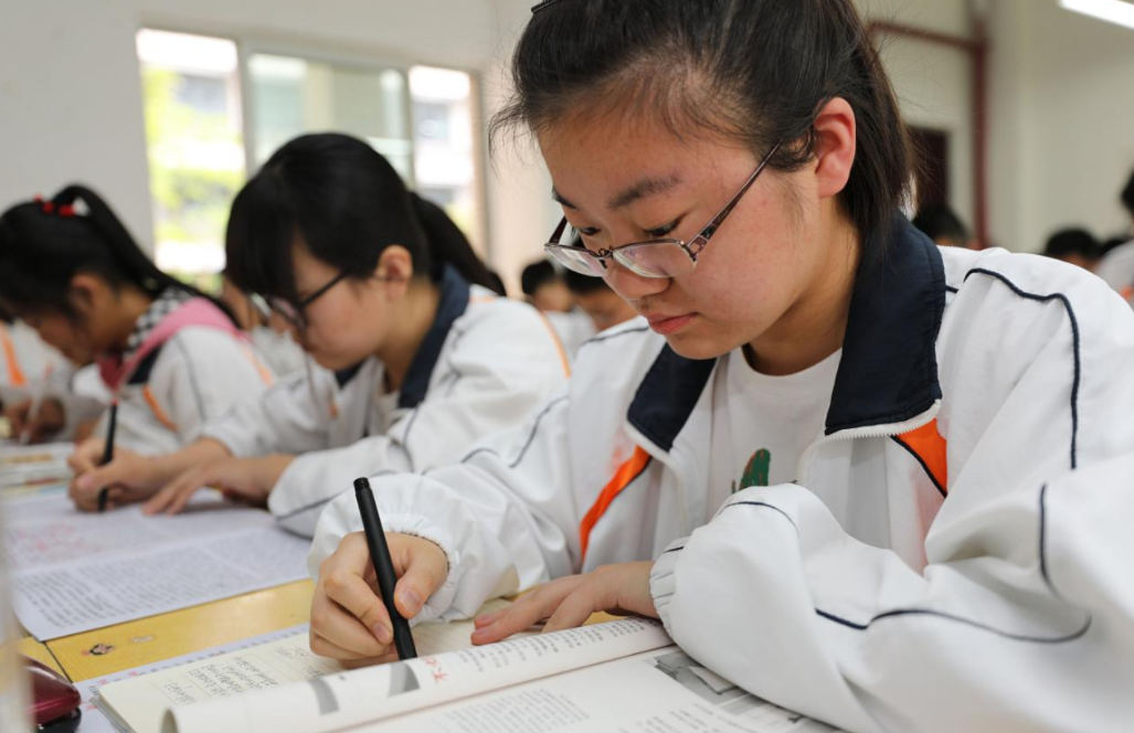 湖南大学“最牛”班级火了，全班学生同时被保研，却惨遭网友质疑