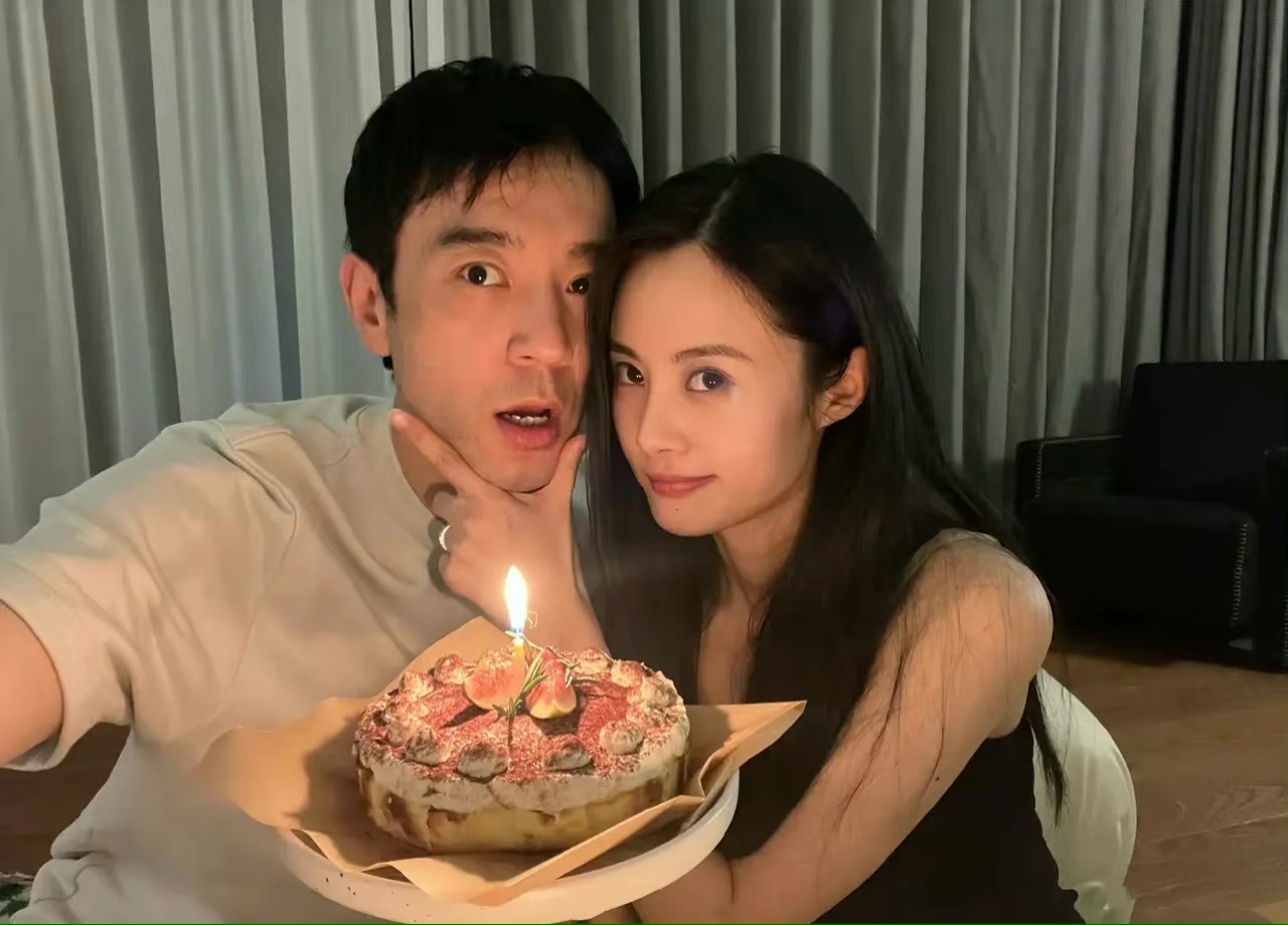 41岁李光洁卡点为老婆庆生，因工作夫妻相隔两地，隋雨蒙独自庆祝