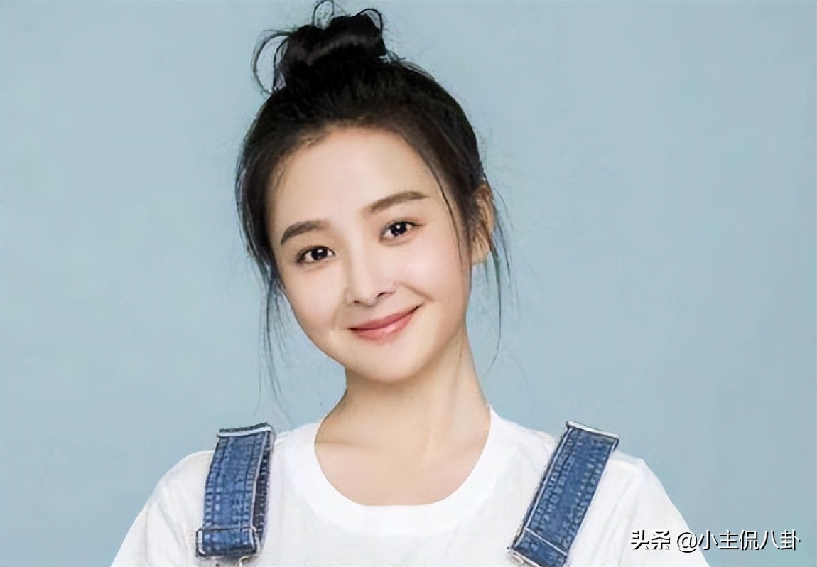 釋小龍什么時候結婚了？老婆穿搭年輕時尚，女兒乖巧又懂事