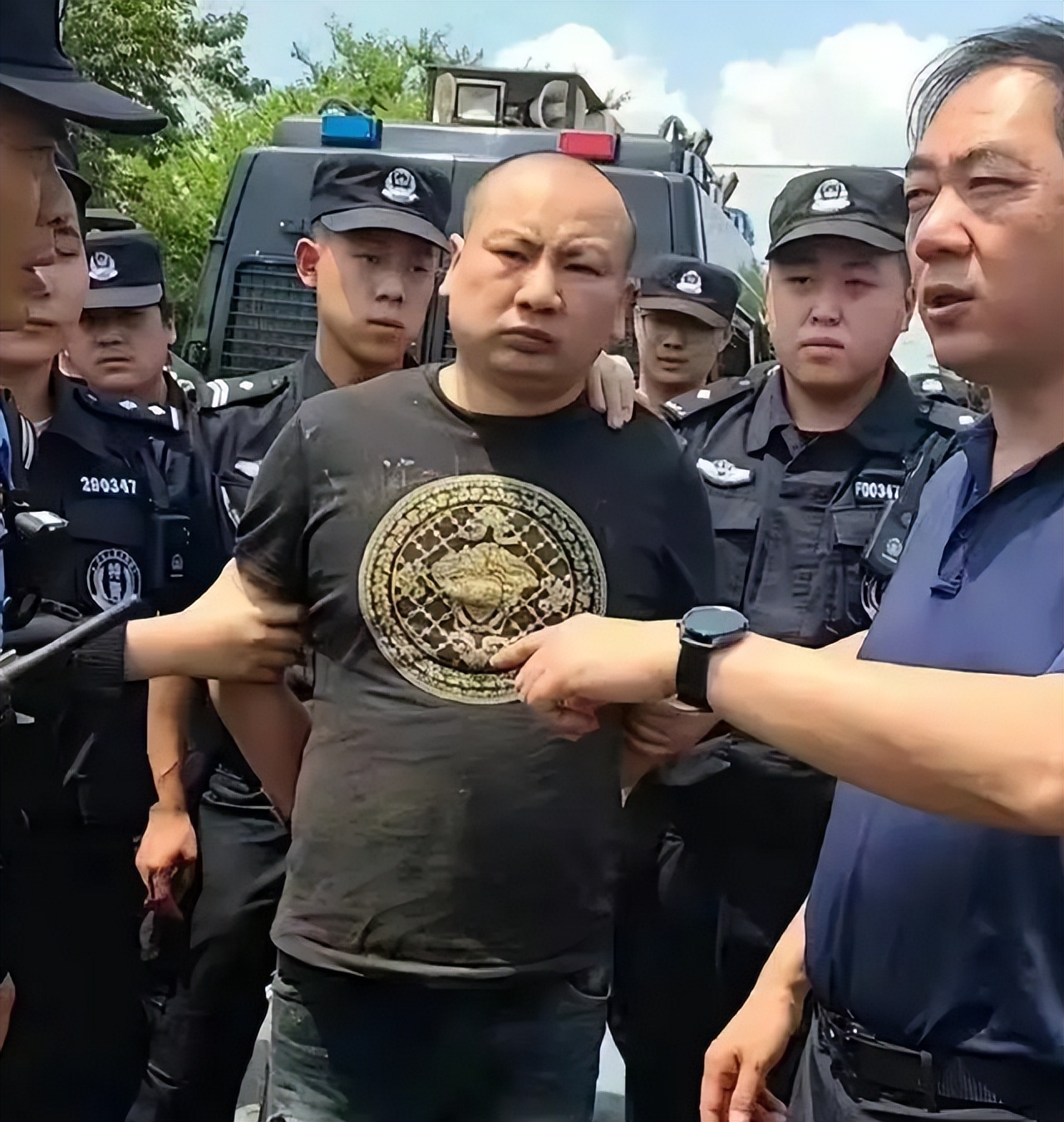 就“唐山打人事件”，大学生刘某发布不当言论，现已被警告处分