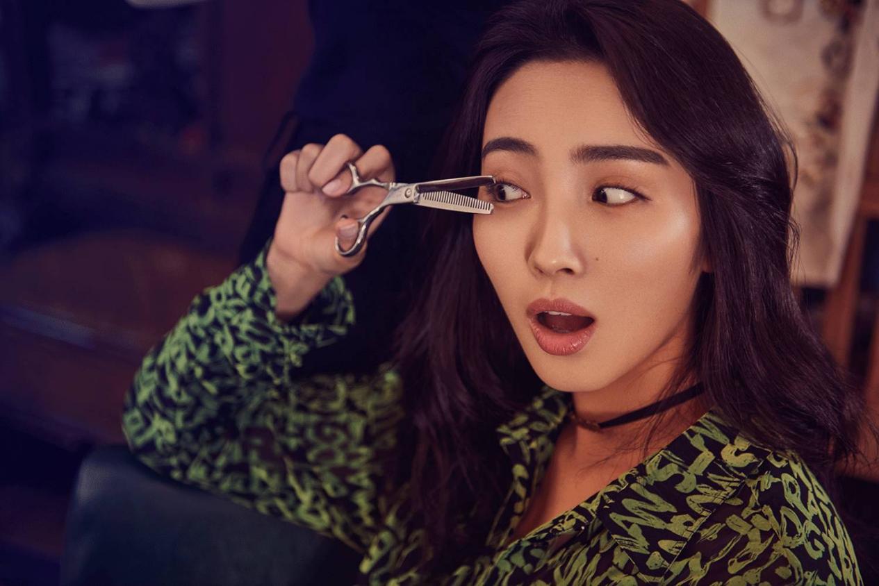 王紫璇晒合照为张俪庆生，两人一同参加浪姐，愿望曝光引网友讨论