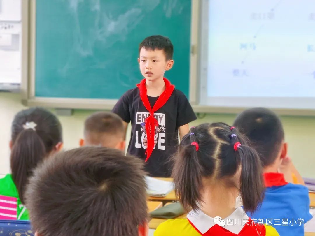 三星小学语文教研组开展“开启童话之门绽放想象之花”教研活动