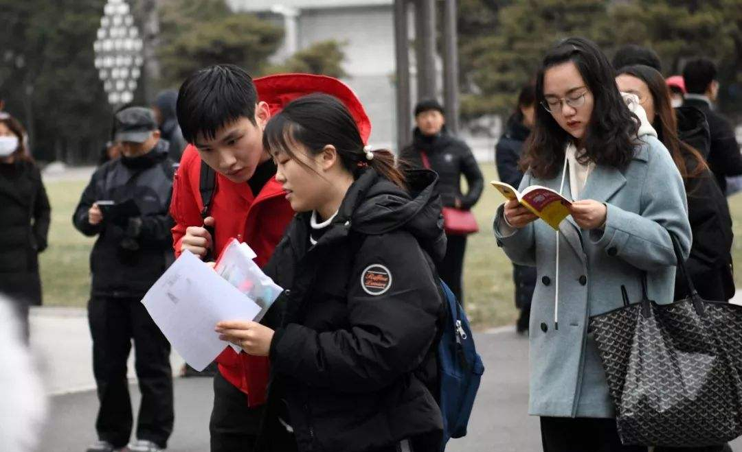 考研初试，都有哪些注意事项？文具能自己带吗？计算器可以用吗？