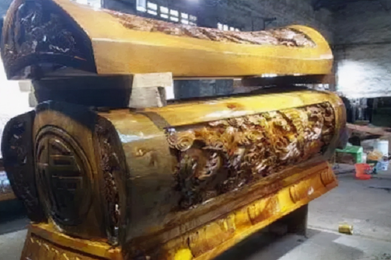 专家在长白山发现古墓,墓主是"万奴王",九龙抬棺并非空穴来风