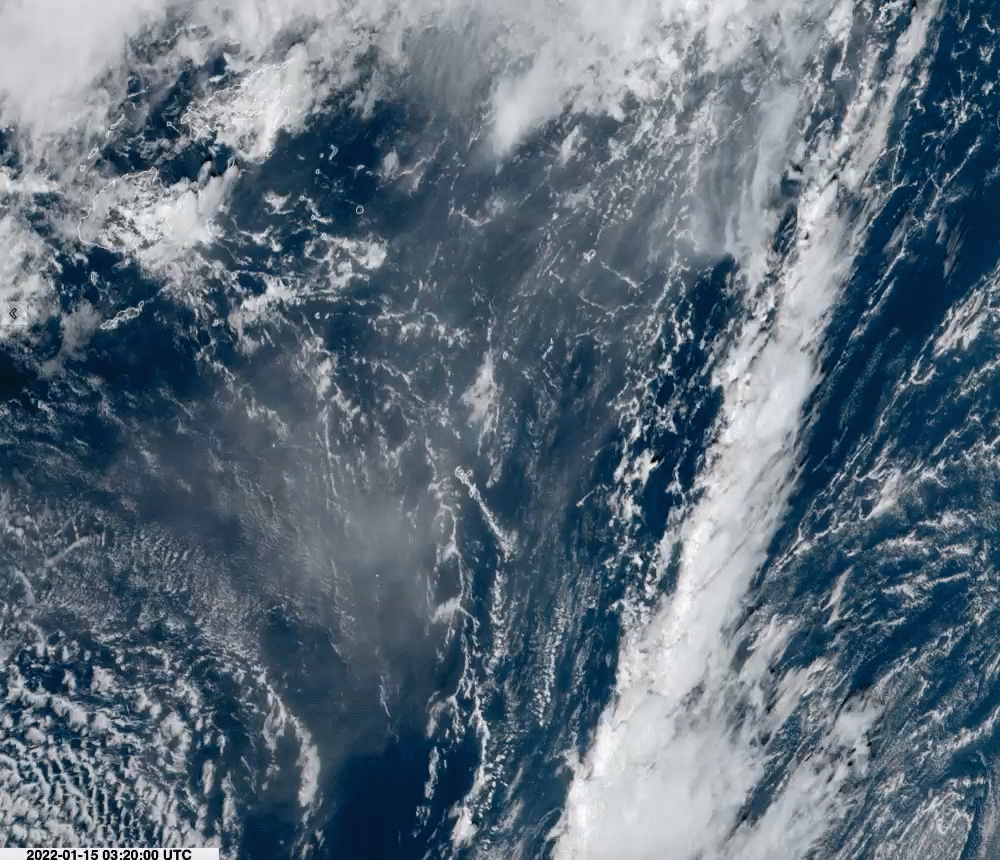 在华汤加人已与家人失联三天：最后通话中母亲称听到巨大爆炸声，此前未收到预警信息