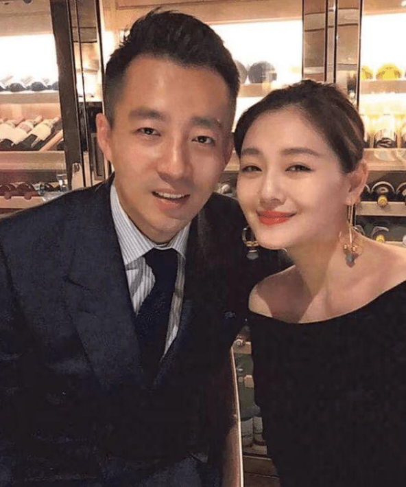 汪小菲深夜想女儿好伤感，分隔两地见面难，7岁小玥儿长相随爸爸