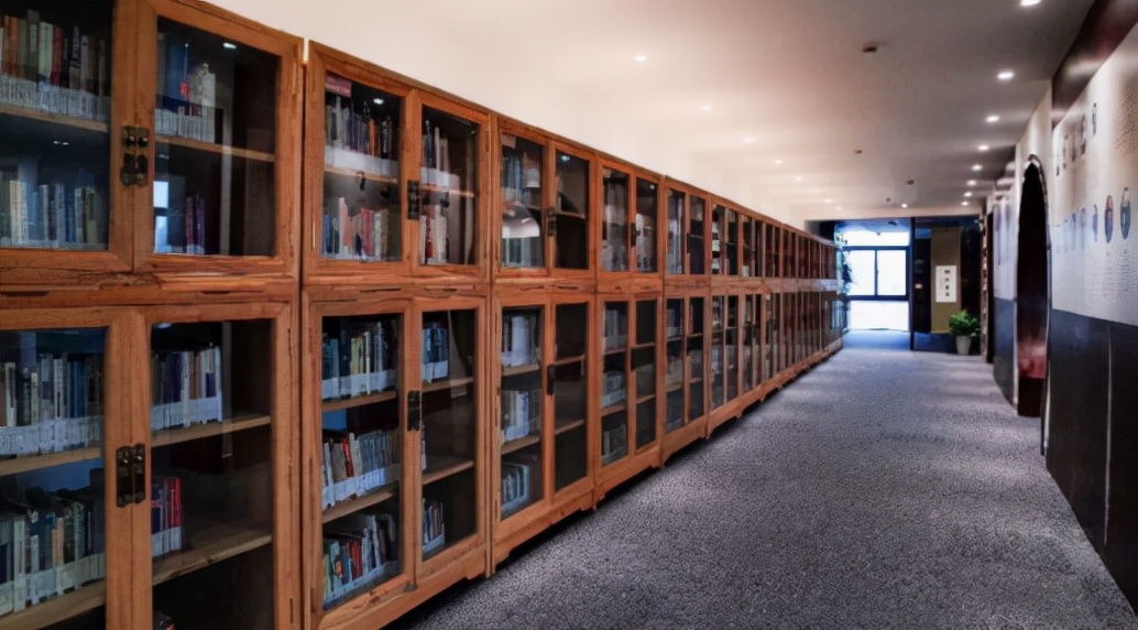 复旦大学“图书馆打卡”排行，第一名每年去1424次，学渣直言打扰