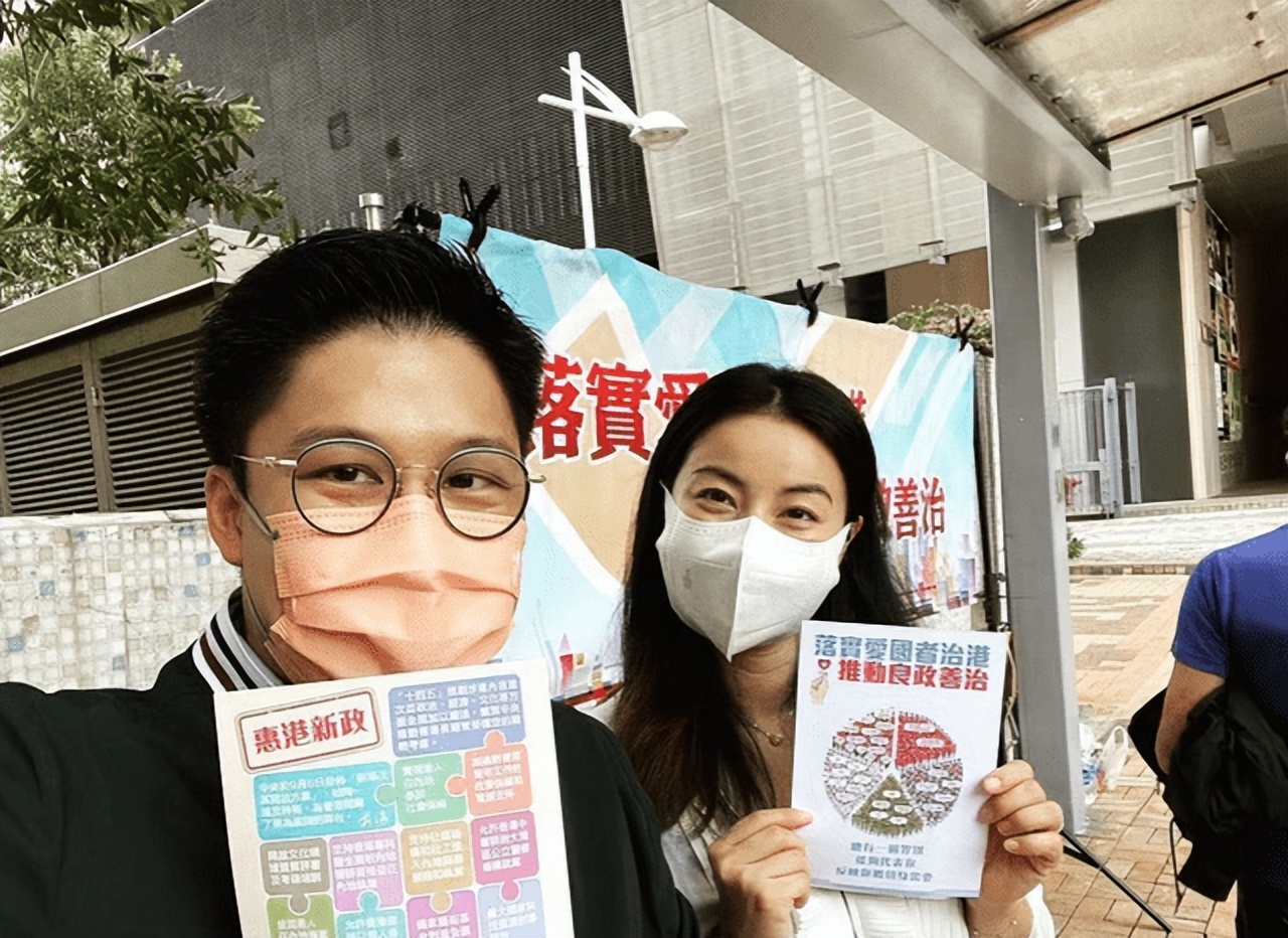 郭晶晶：国民好媳妇，陪霍启刚上街宣传爱国教育，打扮朴素接地气