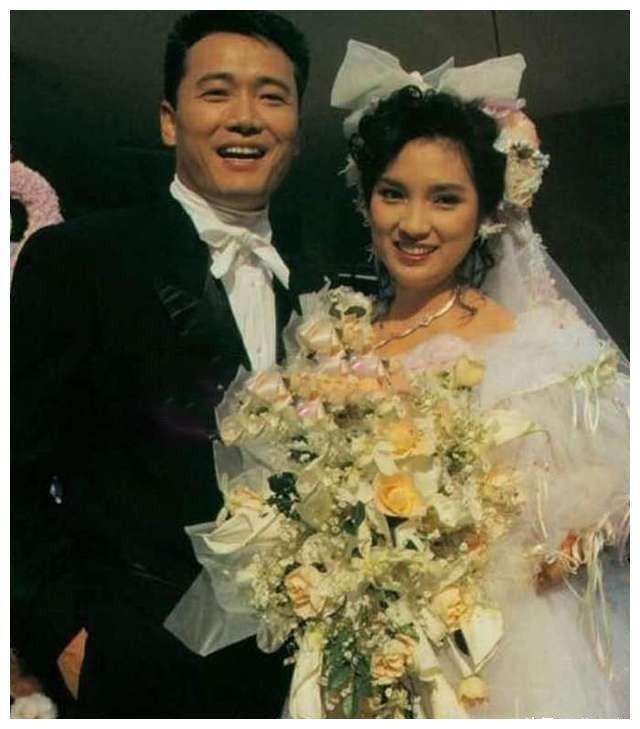 娱乐圈难得的六个好男人：长着一张多情的脸，一生却只钟情于一人