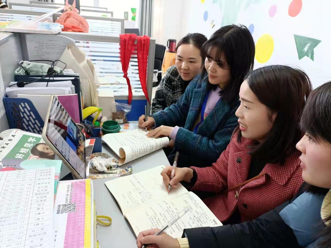 12月群文阅读教研活动速览（4）