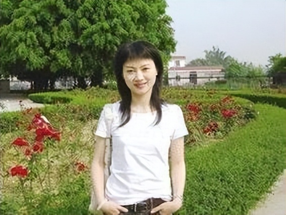 中南大学“最美”女神教师，颜值与才华齐飞，年近五十依旧美丽