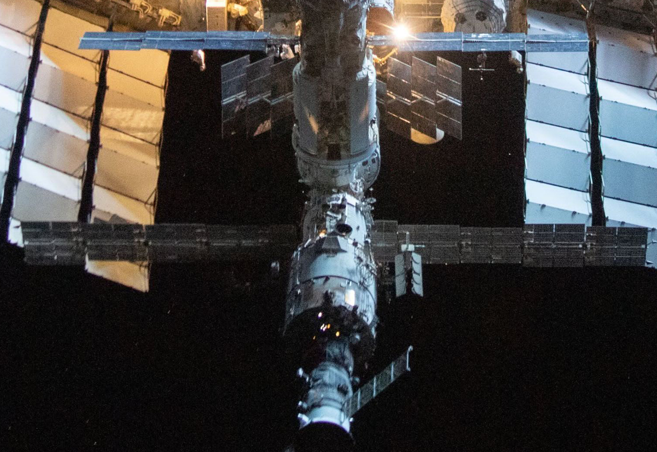 ���칬�ռ�վ֮����һ���ٶּ��ռ�վ���࣬���߶ԱȻ������