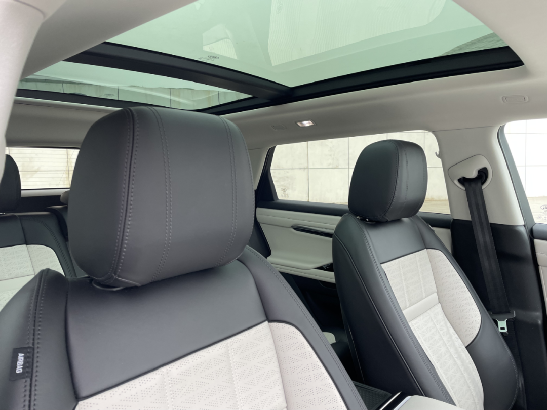 试驾揽胜极光L P300e：44万这个价，它值吗？