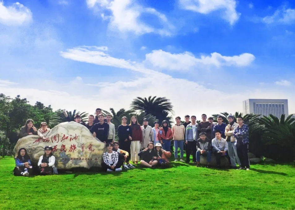 3年平均学分绩点年级第一！四川硬核学霸班：78%学生都考研深造