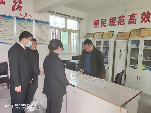 情暖三月 周至法院终南法庭深入开展学雷锋活动