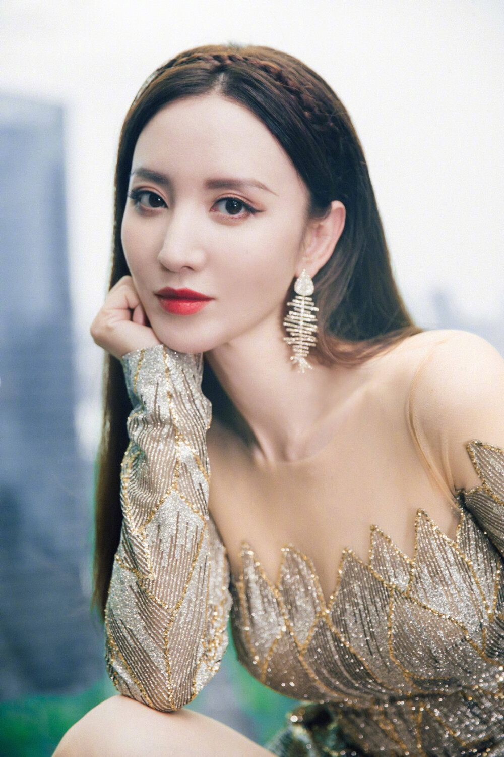 考古！张萌“环球小姐”时期的颜值，比现在好看多了