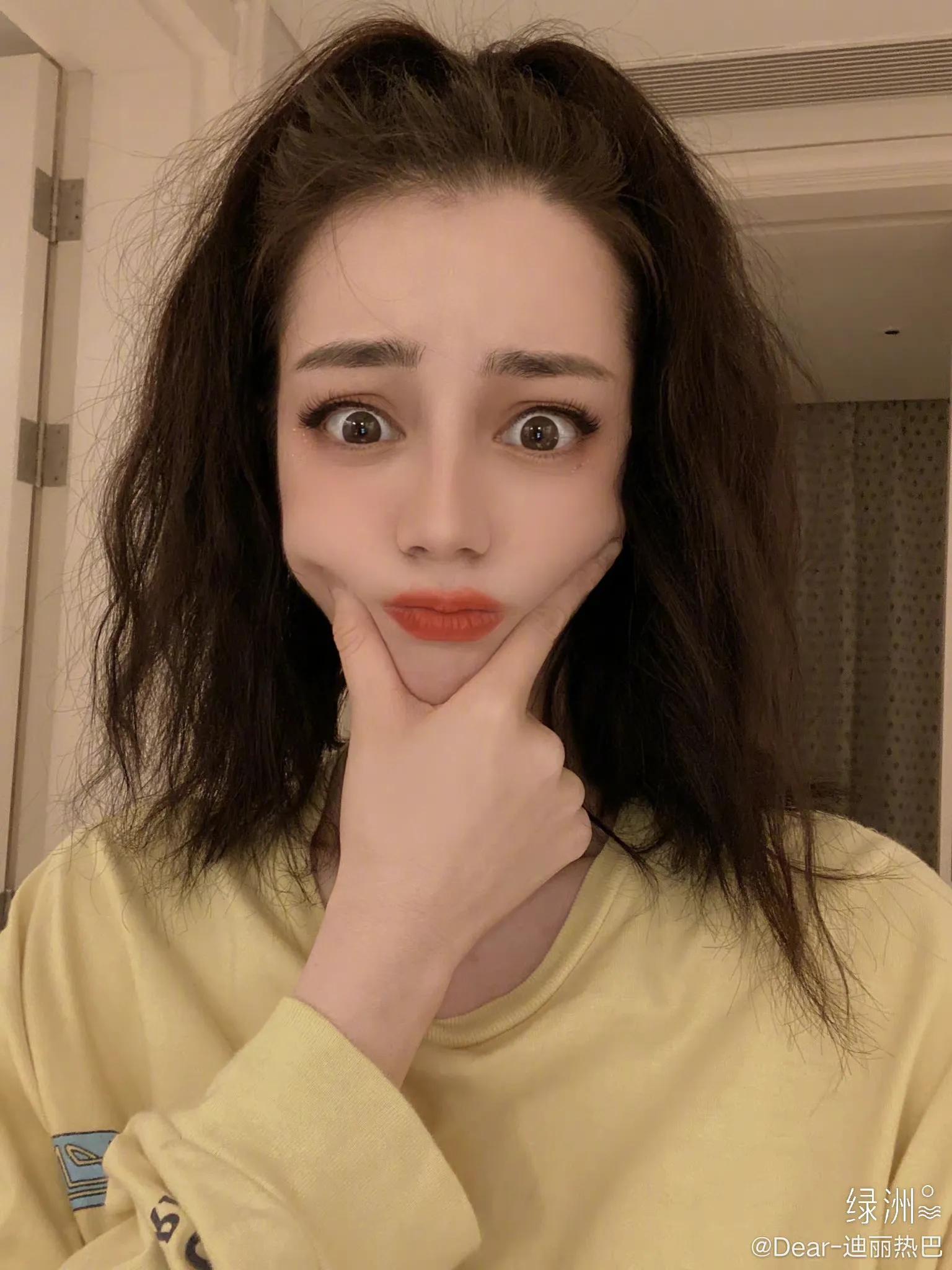 迪丽热巴壁纸图