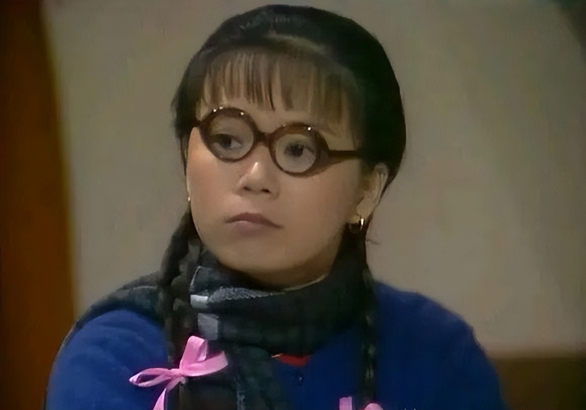 《上海滩》42年过去，演员差距大，男二66像36岁，2位老戏骨离世