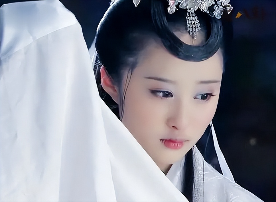 明明是美女，但为演戏都豁出去了！这10个女星的造型，个个辣眼睛