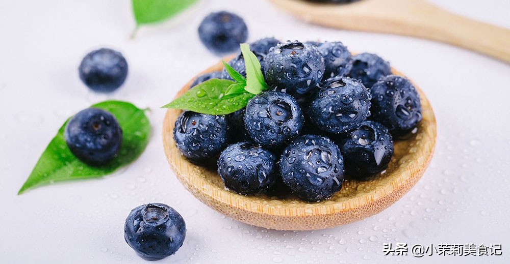 女人25岁以后，别只会敷面膜，多吃“9种”食物，风采动人气色好