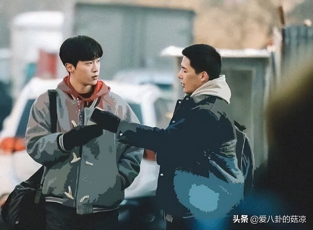 范丞丞、王安宇新剧《左肩有你》将至，剧照满分，开启熬夜模式