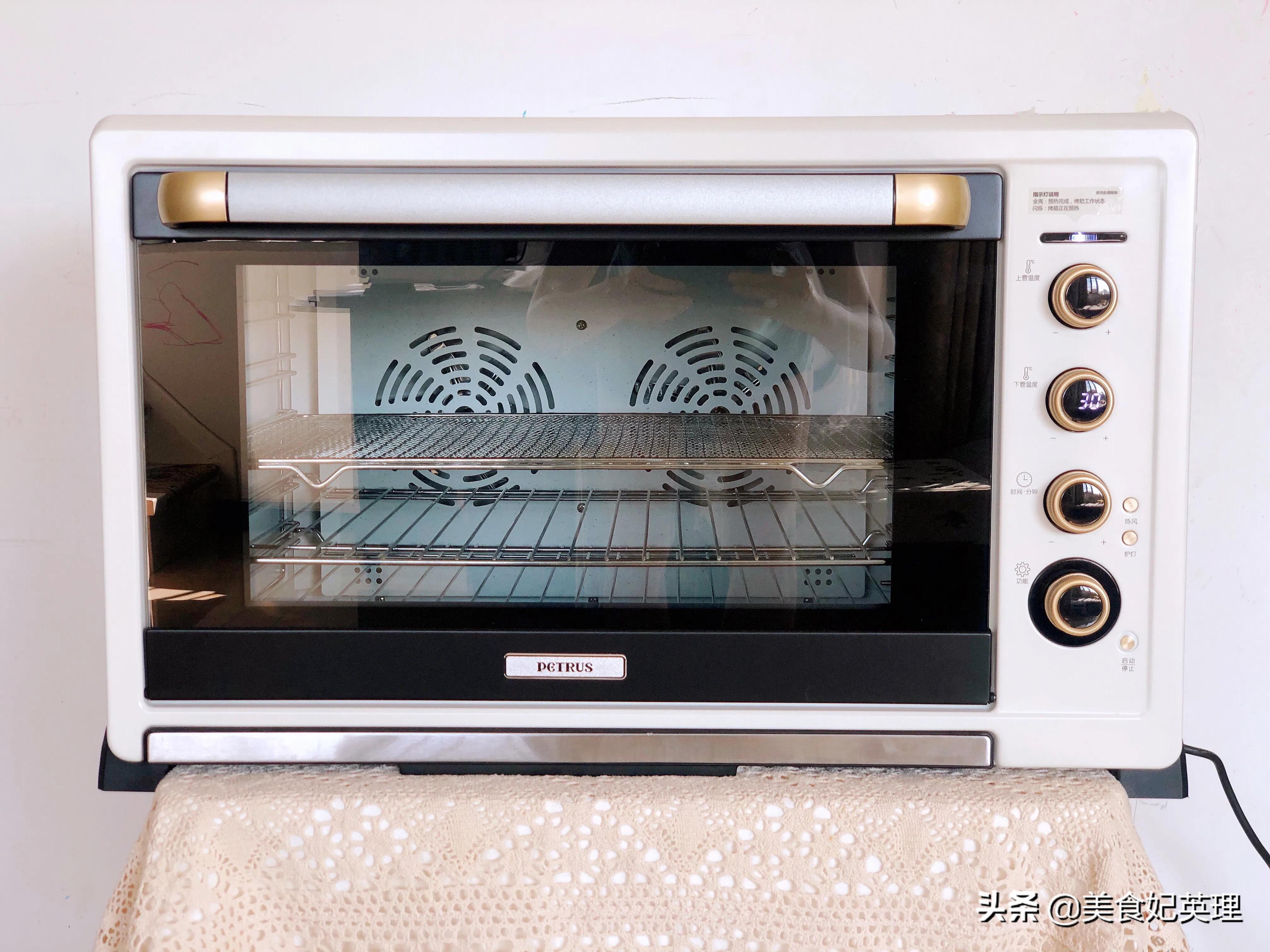 这面包仅一次发酵，无需黄油也能又香又软！配方送你新手一次成功