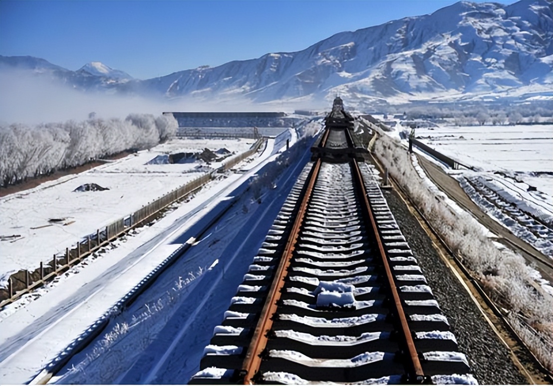 预计花费3000亿，专家高呼养不起，中国为什么一定要建川藏铁路？