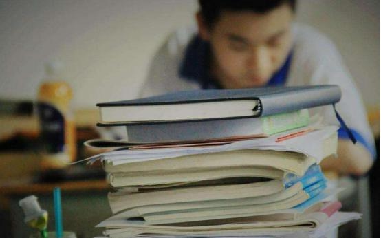 上清华可不止一条路，保送生与高考状元差距大，高中生要了解