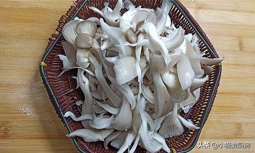 图片[5]-炒好平菇有诀窍 提前做好这一步 出锅鲜香脆爽 连汤汁都不剩-起舞食谱网