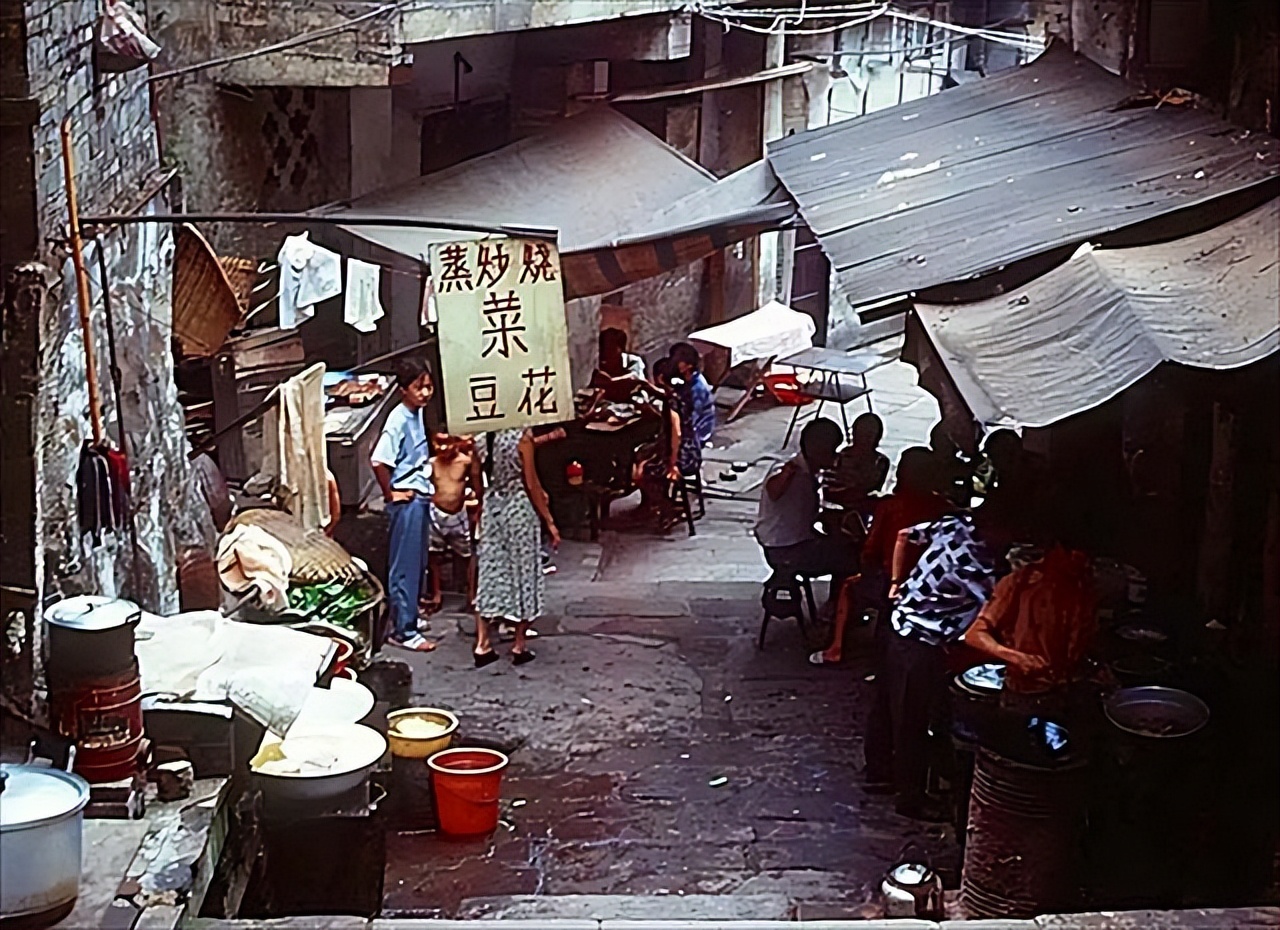 90年，江西高二女生帮助10岁陌生弟弟，27年后弟弟事业有成来报恩