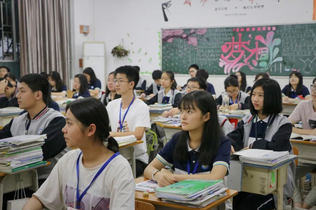 高一半期考试，历史比物理考得高，新高考下选文科好还是理科好？