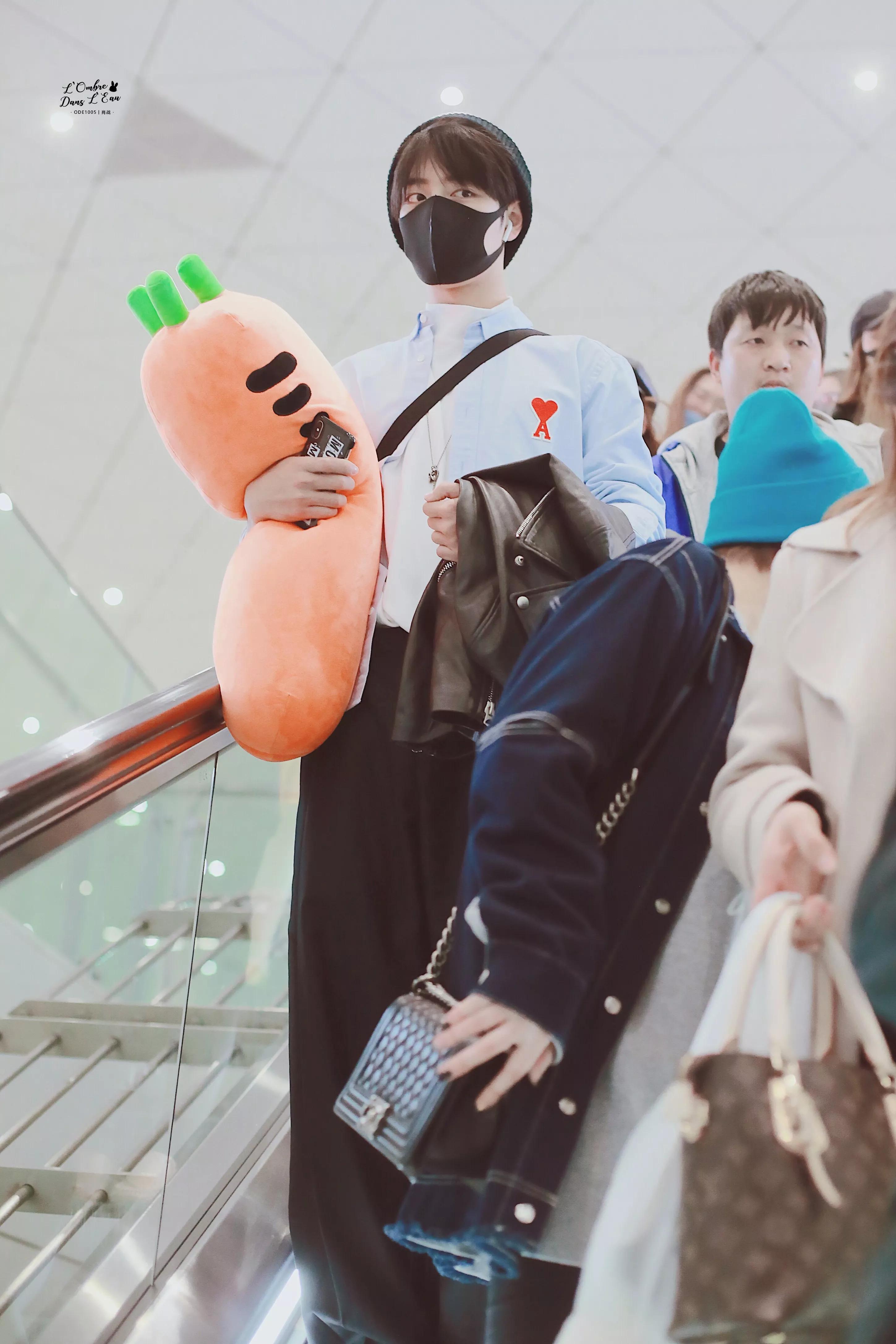 考古肖战:2018年9月—12月机场时间线汇总,今天请叫我收图狂魔