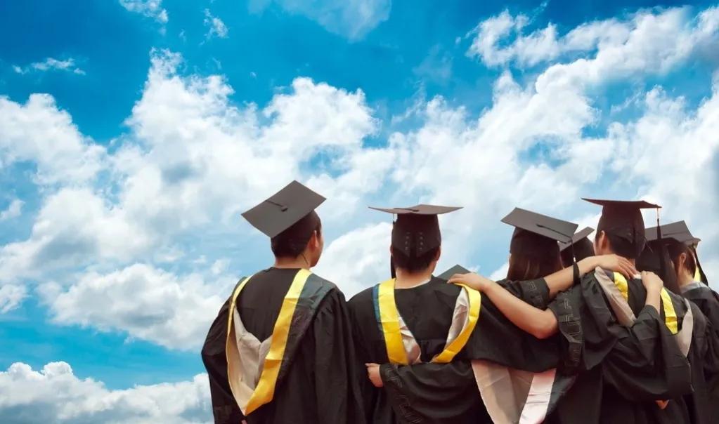 我浙大毕业，留德博士，靠着33年的学业积累回国后打造了亿万财富