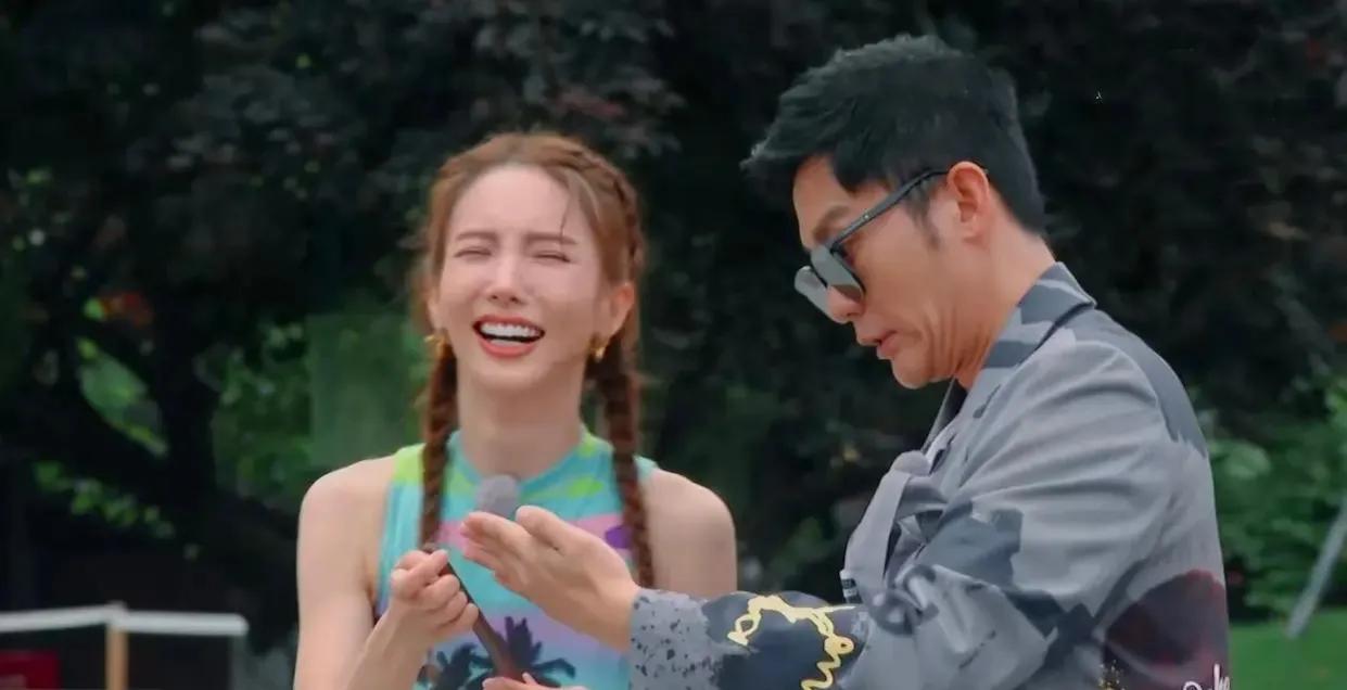 鲱鱼罐头让周深狂吐，倪虹洁却爱上了？金靖蔡徐坤再组cp看点十足