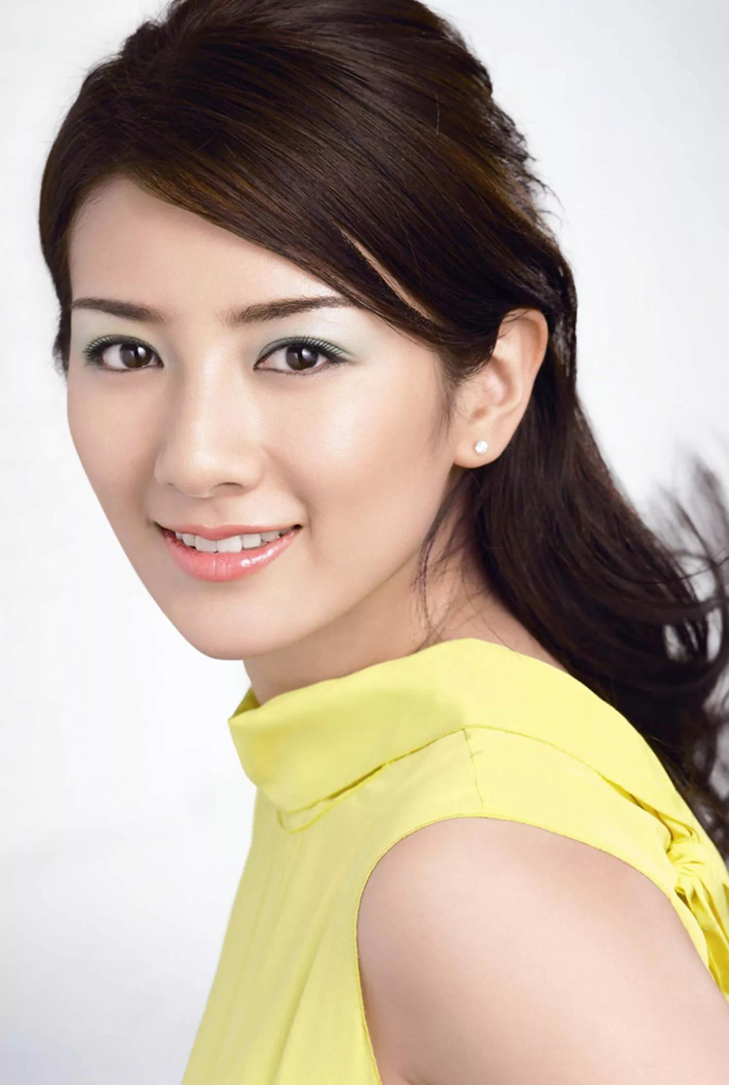 巅峰时刻的黄奕：清纯甜美，温婉大方，气质迷人