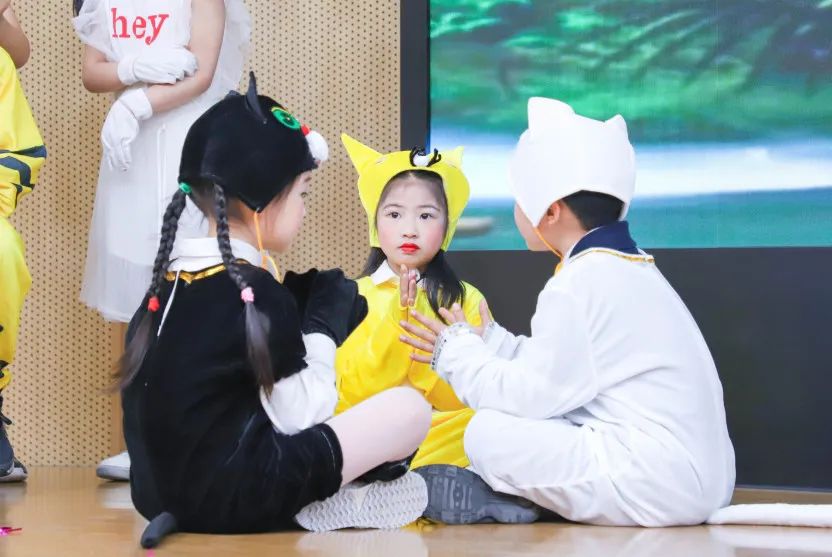 花田花绽，阅读悦心｜双流区黄甲小学举行读书节之阅读表演赛