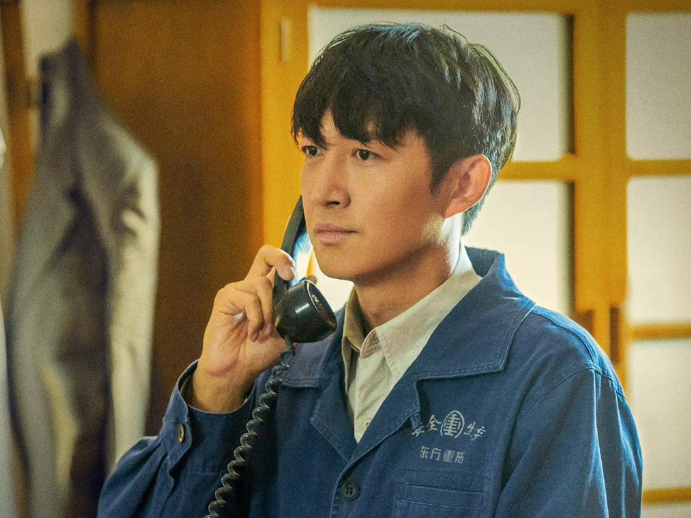 年轻时“平平无奇”，中年后魅力大增，这4位男演员越老越吃香