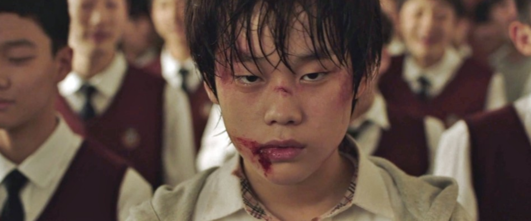 豆瓣8.8分都嫌低，饱受霸凌的少年撑起整部剧，不忍看第二遍