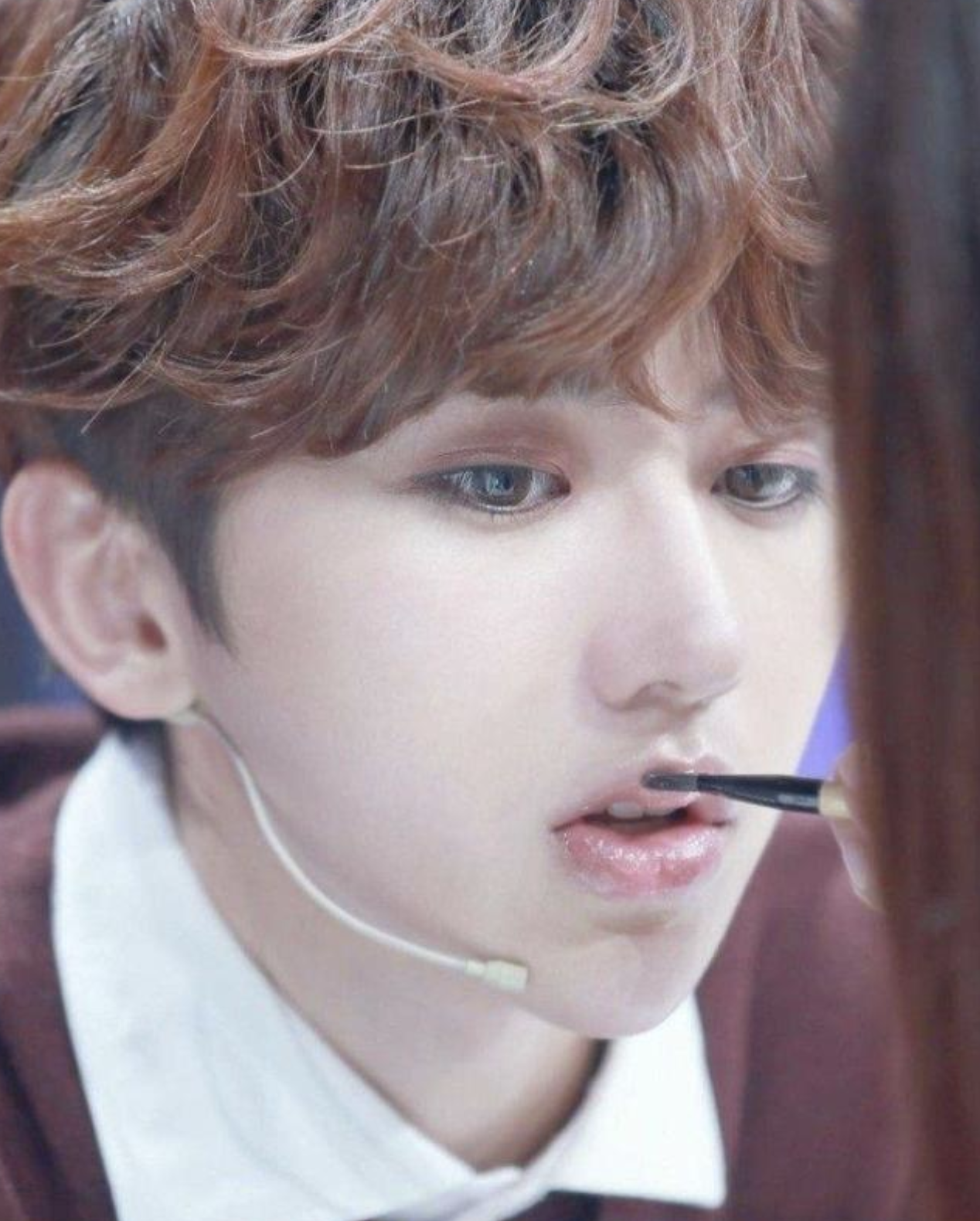 眉毛稀疏、假腹肌、高跟鞋，男星7大作假，男人的虚荣心多可怕